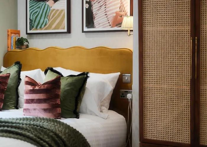 Colston Street I Your *